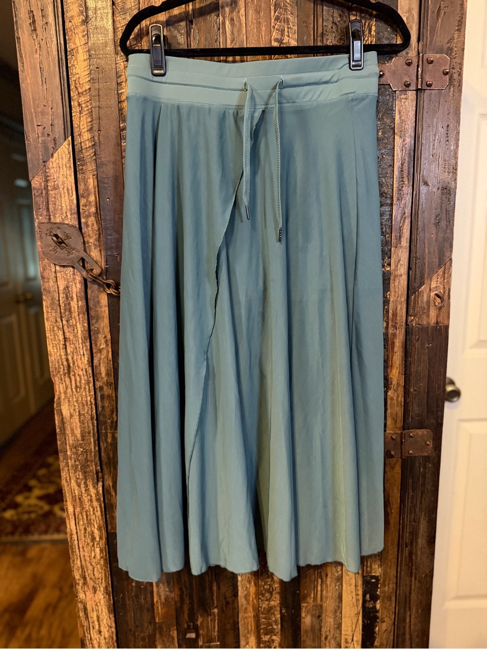 Halara women’s flowy athletic midi skirt muted blue/teal yogo modest cruise swim